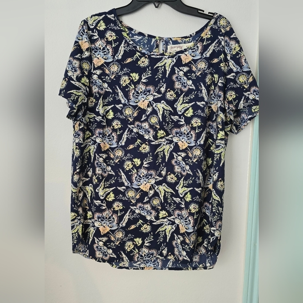 Fade Glory Floral-Print blouse size M